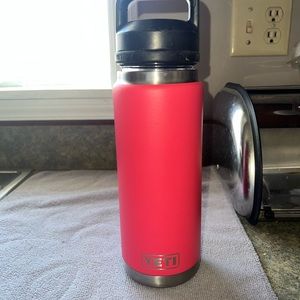 Yeti Bimini Pink 26-oz Rambler with Chug Cap